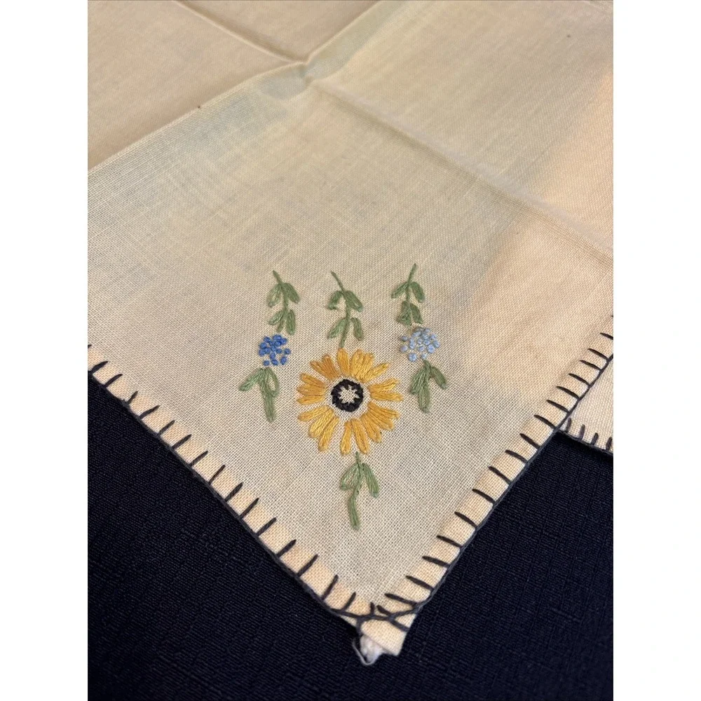VTG Hand Embroidered Linen Napkins Set of 4 Yellow Floral 1950s Style Square